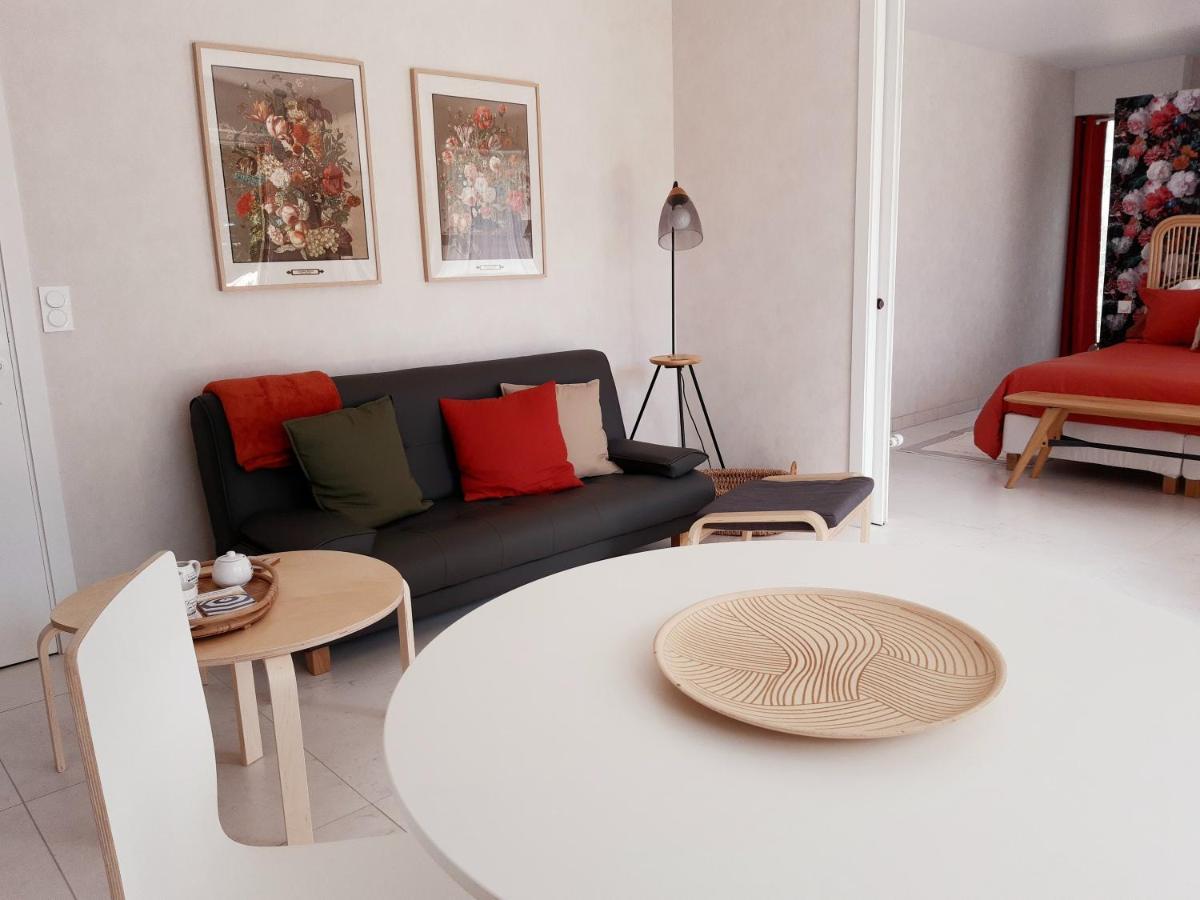 Agape, Elegant T2, 4 Etoiles, Plage Et Gr34 3Km, Centre Ville 750M ฟุยส์นอง ภายนอก รูปภาพ
