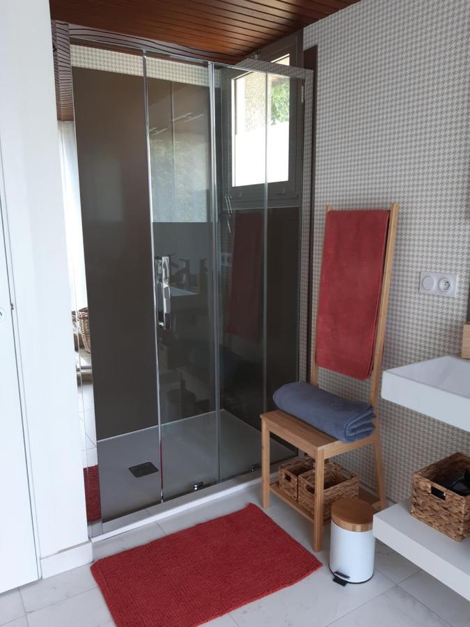 Agape, Elegant T2, 4 Etoiles, Plage Et Gr34 3Km, Centre Ville 750M ฟุยส์นอง ภายนอก รูปภาพ