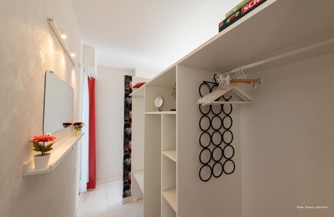 Agape, Elegant T2, 4 Etoiles, Plage Et Gr34 3Km, Centre Ville 750M ฟุยส์นอง ภายนอก รูปภาพ